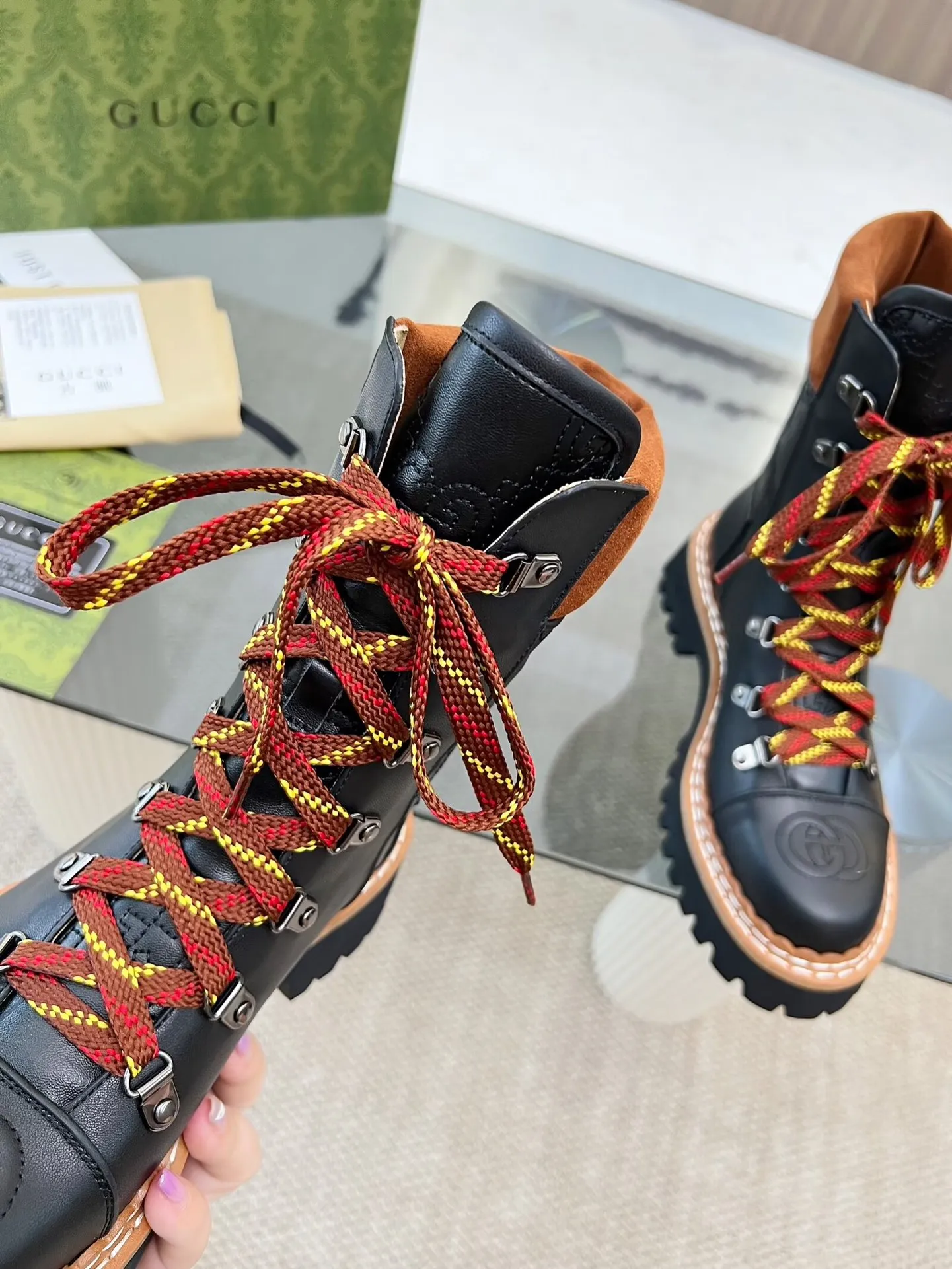 👟👟Ex-factory price 660👟👟 Autumn and winter GUCCI 8-inch ankle boots original model opening✅Double G electric embroidered toe cap Colored shoelaces, full of high-end feel [strong] Fabric: cowhide🐂, matte open edge beads Inner/foot pads: high-end apricot cowhide TPU outsole Heel height 4cm Color: black Size: 34-42 (34, 42 need to be customized) Packaging: Comes with card and cloth bag.